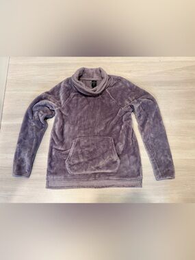 Champion Plush blanket Pullover Sweatshirt in Lavendar
